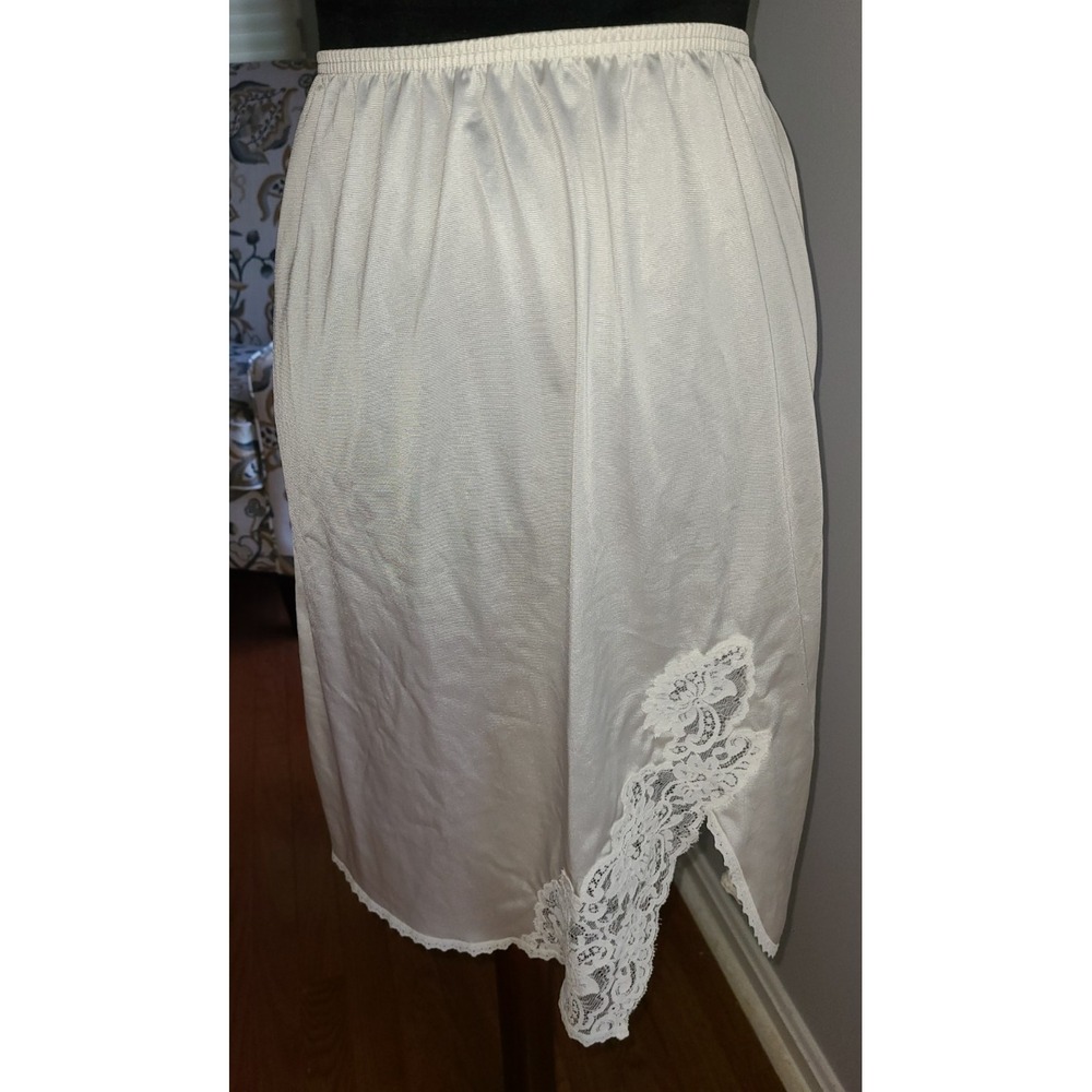 Vtg Vanity Fair Half Slip Lacey Side Slit Vintage Small nylon Ivory Excellent